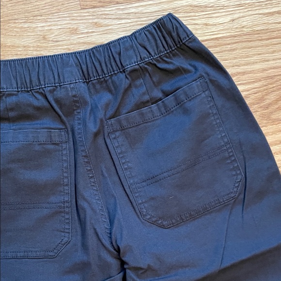 Hanna Andersson Boy’s Loose Fit Canvas Carpenter Pants - Picture 8 of 9